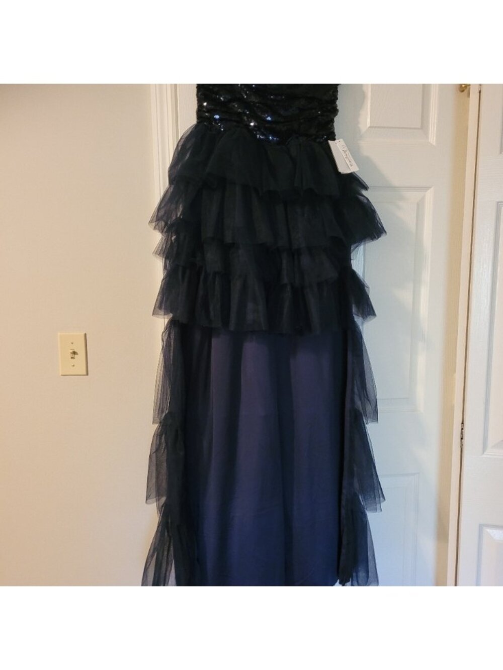 NWT-Elegant Navy Tiered Evening Dress-PERFECR FOR HOMECOMING/WEDDING - Picture 2 of 7